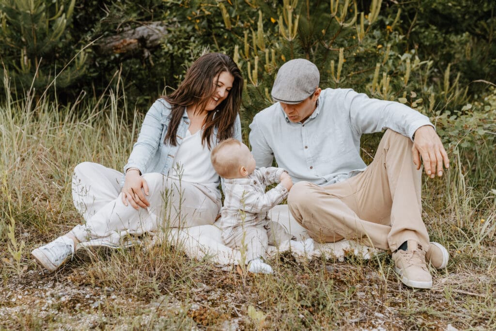 přirozené rodinné focení v přírodě s malým dítětem
